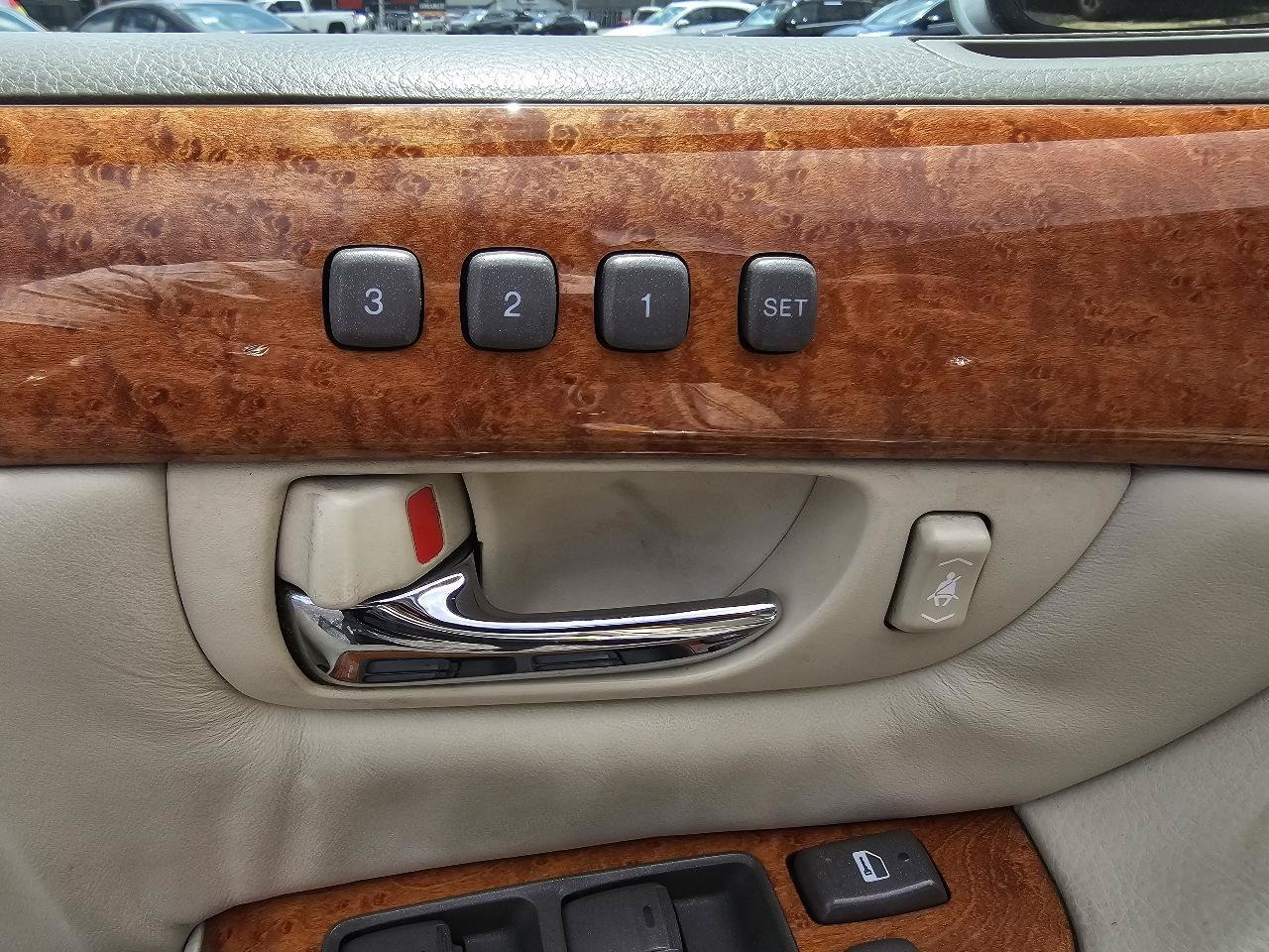 Used 2002 Lexus LS 430 RWD image 18