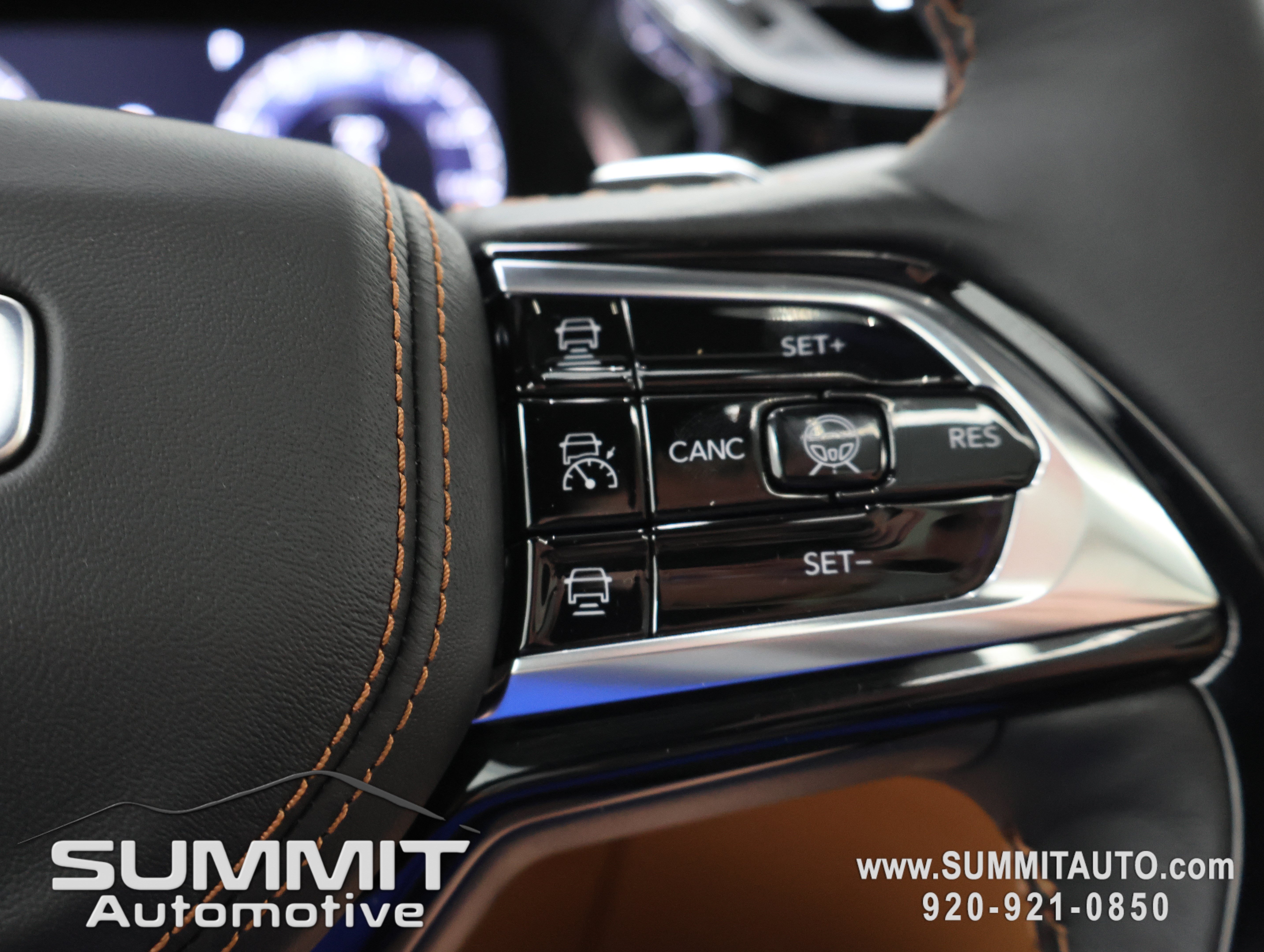 New 2026 Jeep Grand Cherokee L Summit w/ Obsidian Package AWD/4WD image 15