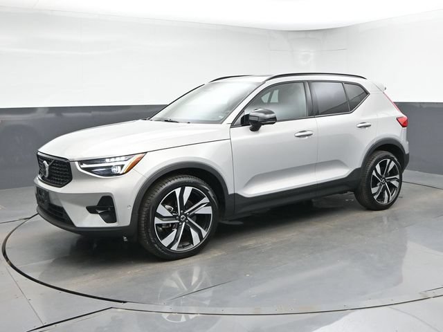 Used 2023 Volvo XC40 B5 Ultimate w/ Protection Package Premier AWD/4WD image 4
