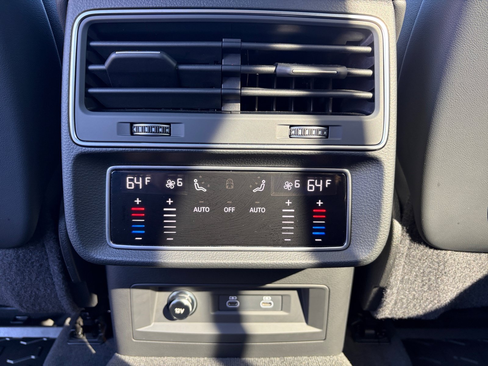 Used 2023 Audi Q8 Premium Plus AWD/4WD image 25