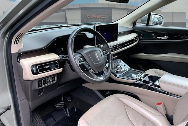 Used 2023 Lincoln Nautilus Reserve AWD/4WD image 13