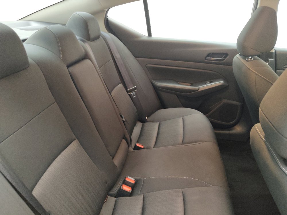 Used 2025 Nissan Altima 2.5 SV FWD image 19