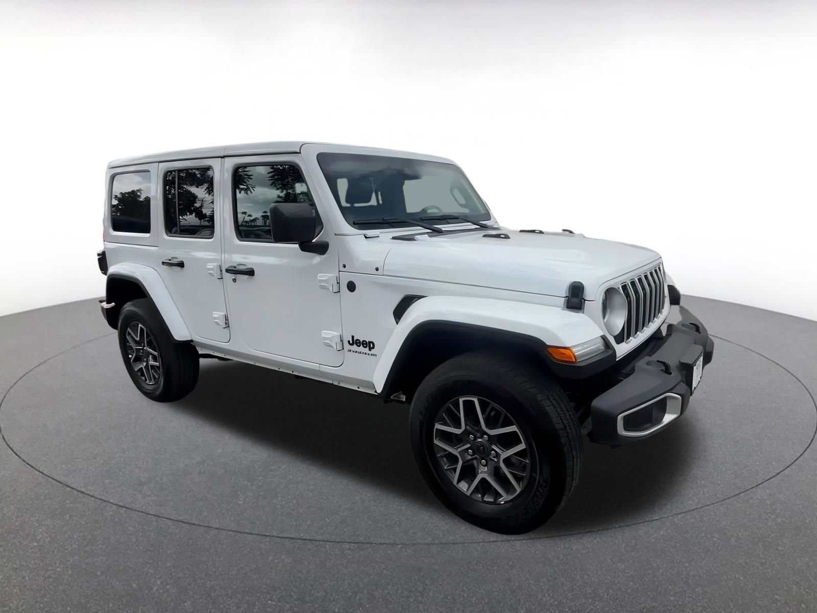 Used 2025 Jeep Wrangler Sahara image 2