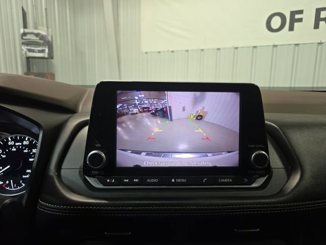 Used 2023 Nissan Rogue SV image 9