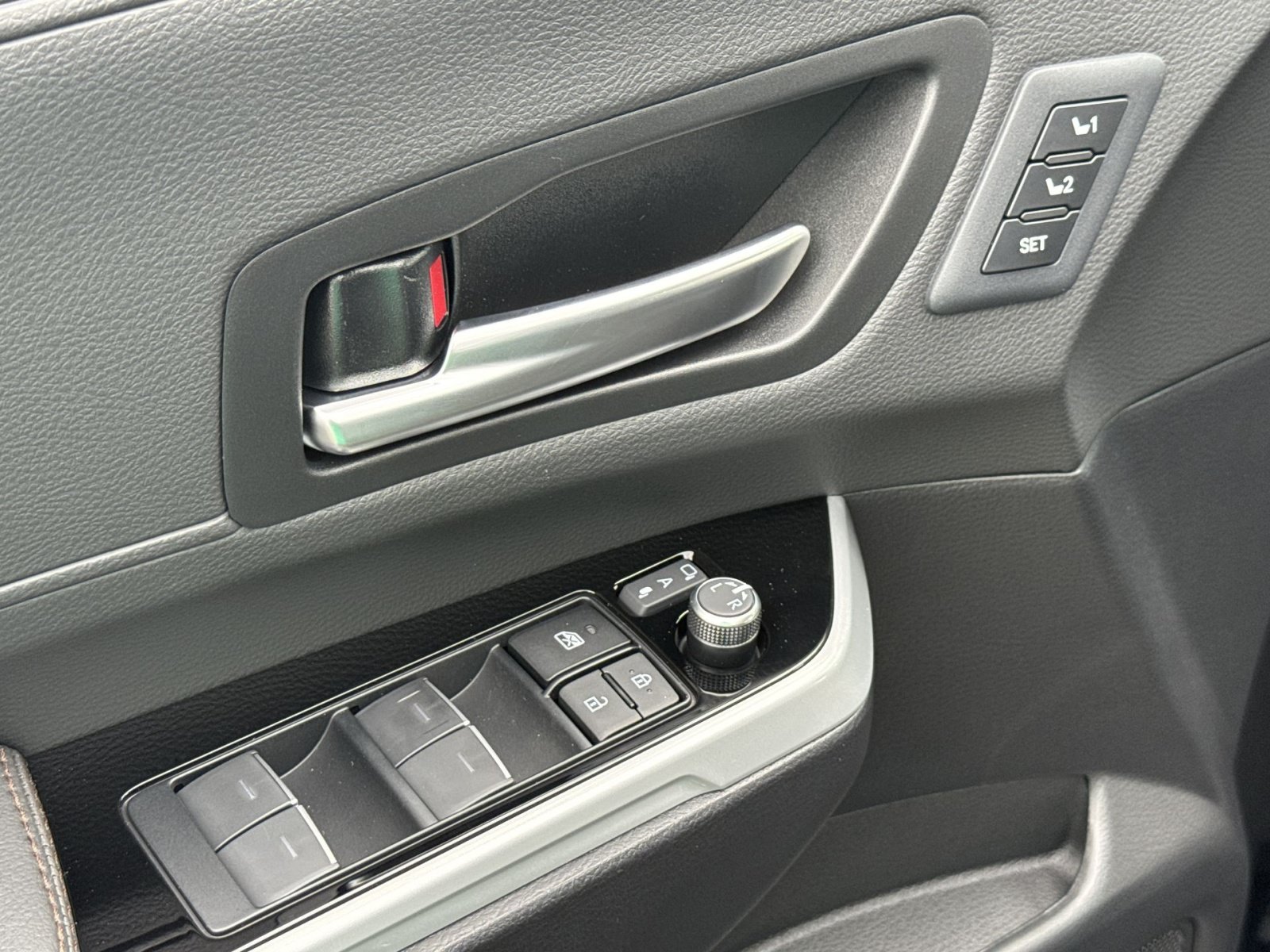 New 2026 Toyota Sienna Platinum AWD/4WD image 23