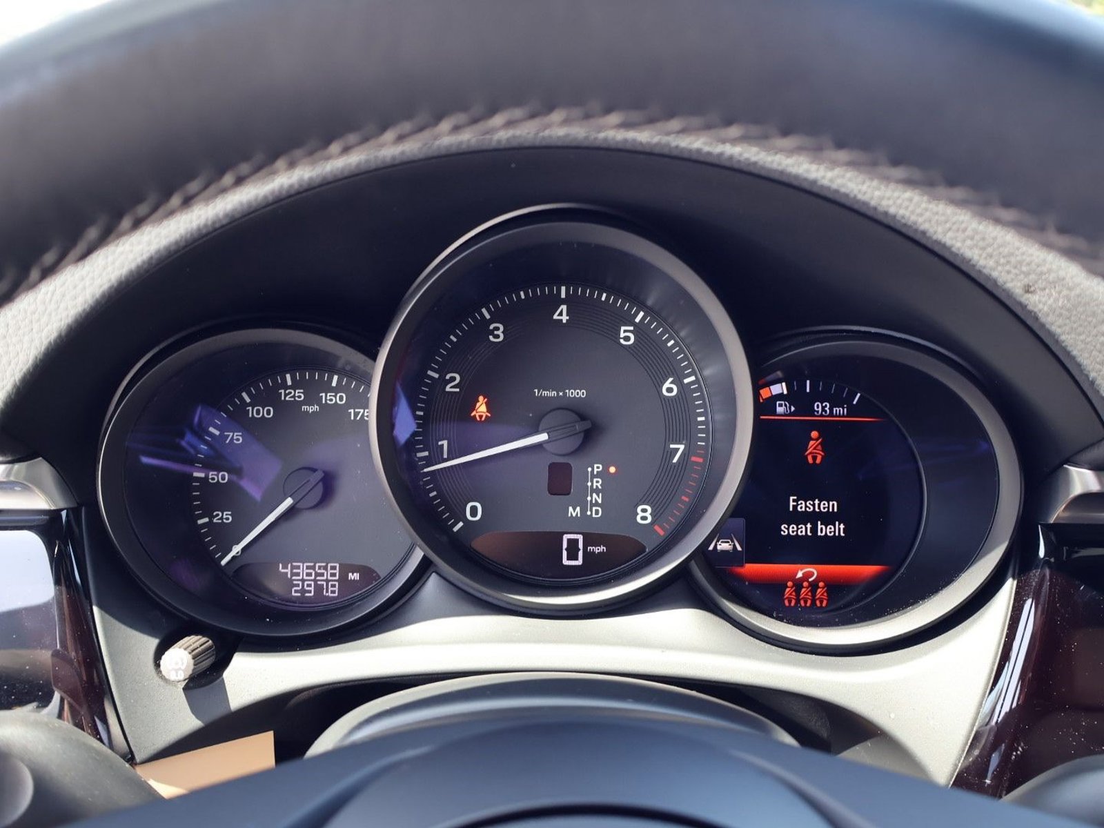 Certified 2022 Porsche Macan AWD/4WD image 16