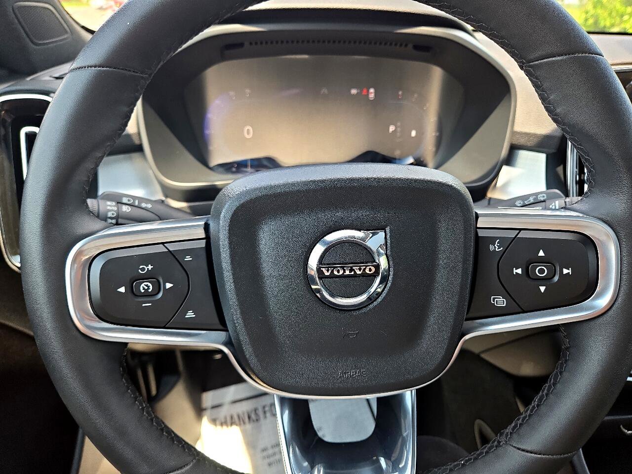 Used 2024 Volvo XC40 B5 Core image 14