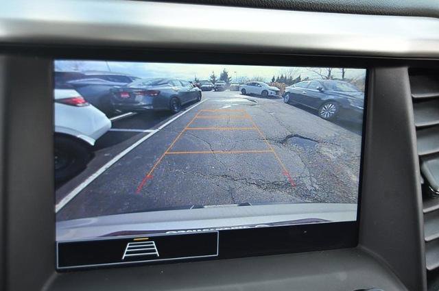 Used 2020 GMC Acadia SLE image 12