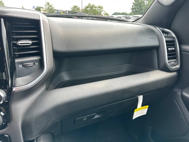 New 2026 RAM 1500 Express AWD/4WD image 23