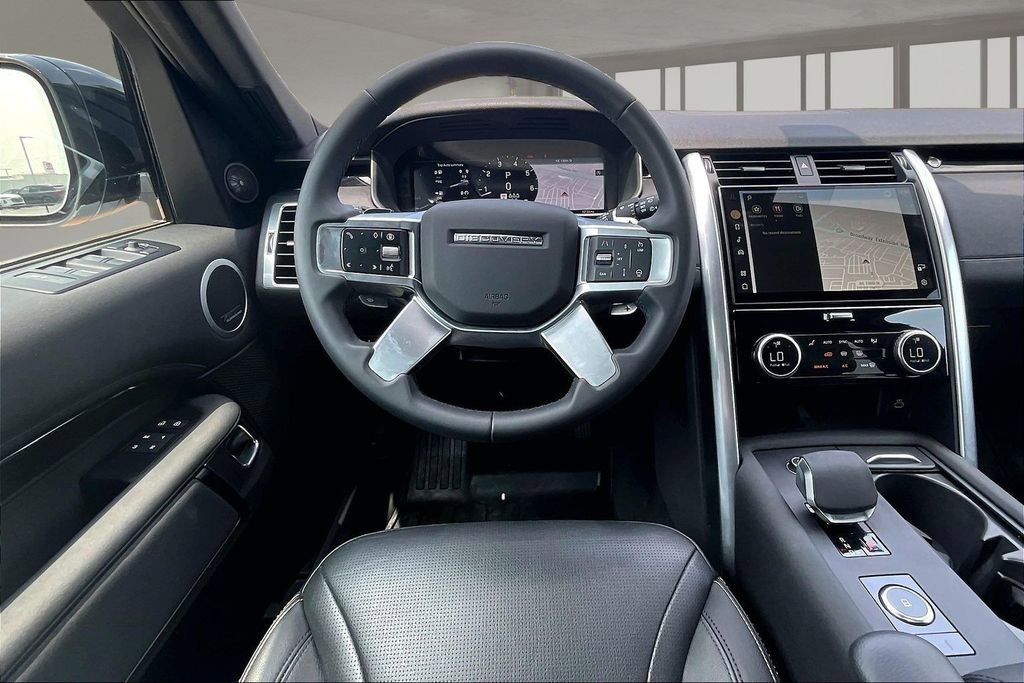 Certified 2025 Land Rover Discovery S AWD/4WD image 5