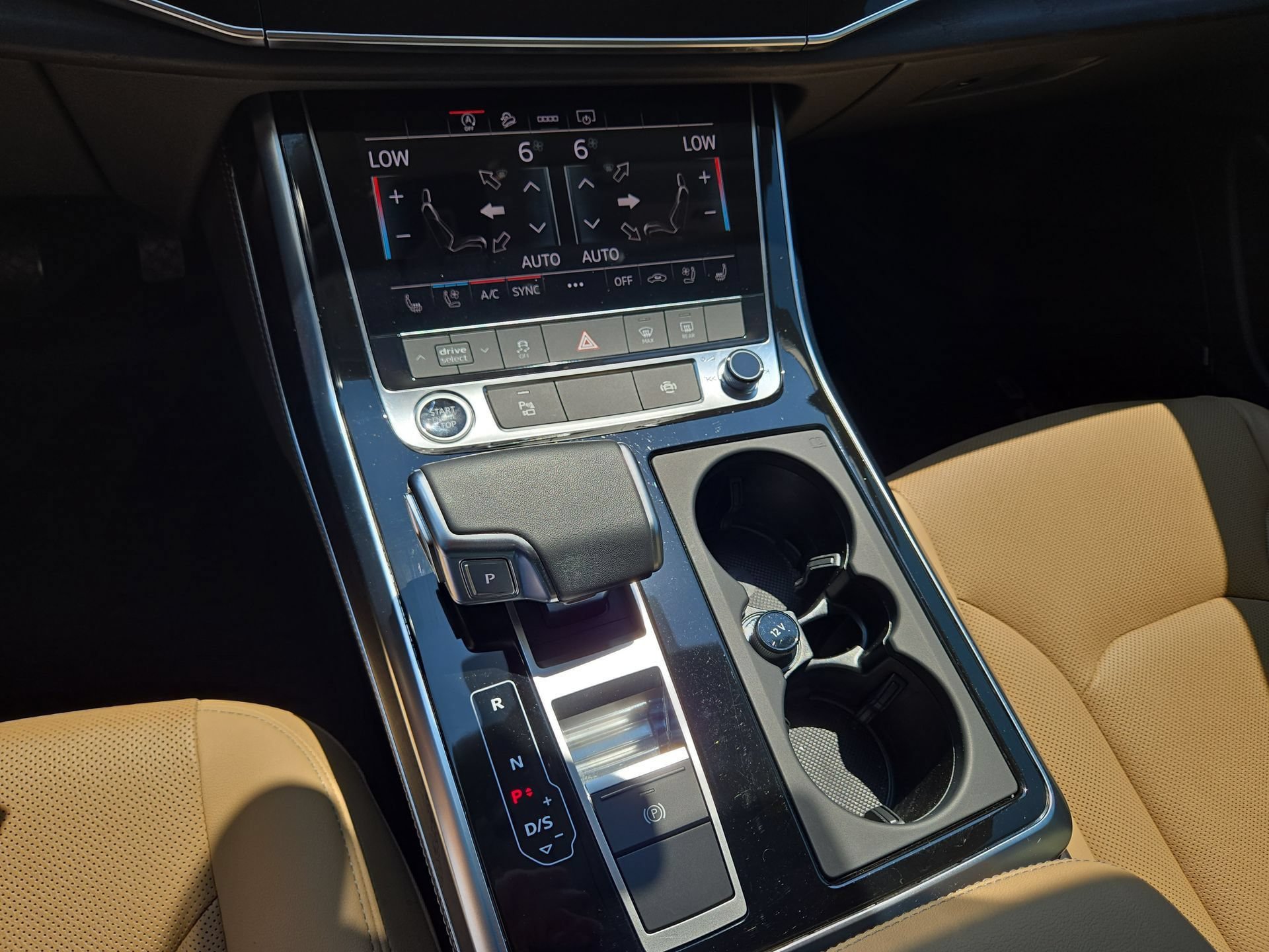 Used 2025 Audi Q8 Premium Plus AWD/4WD image 22