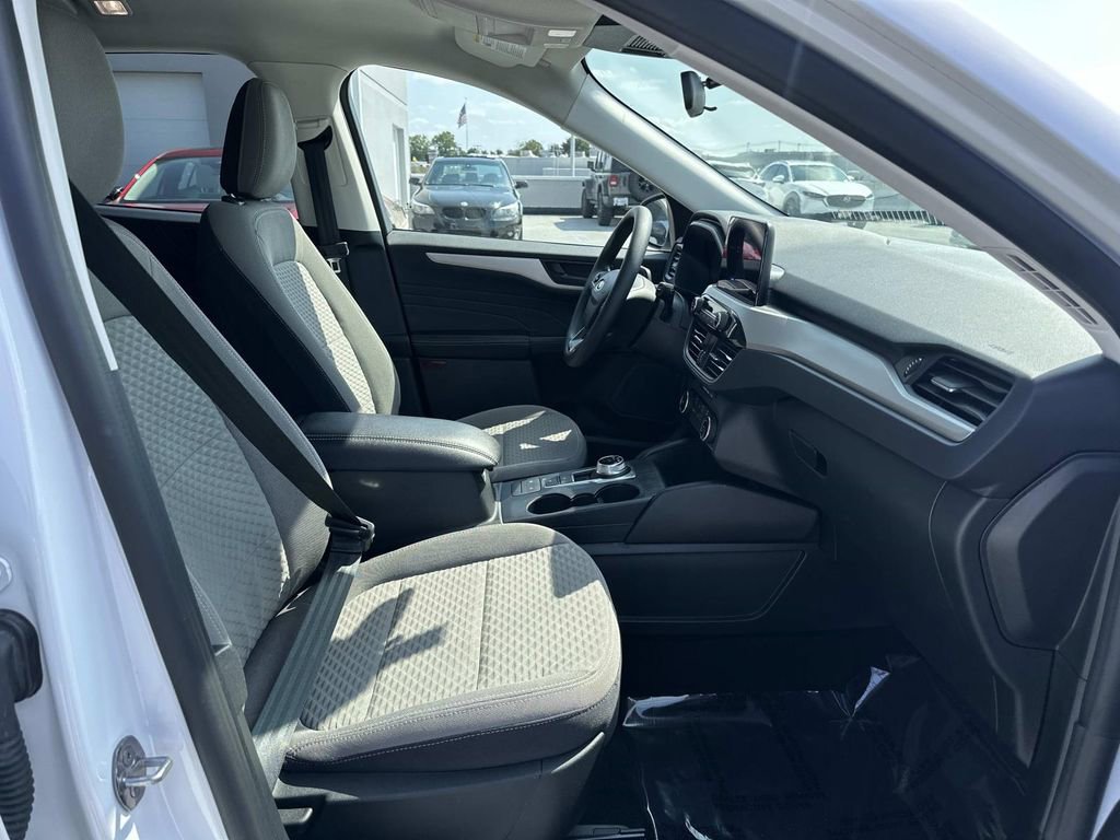 Used 2022 Ford Escape SE image 27