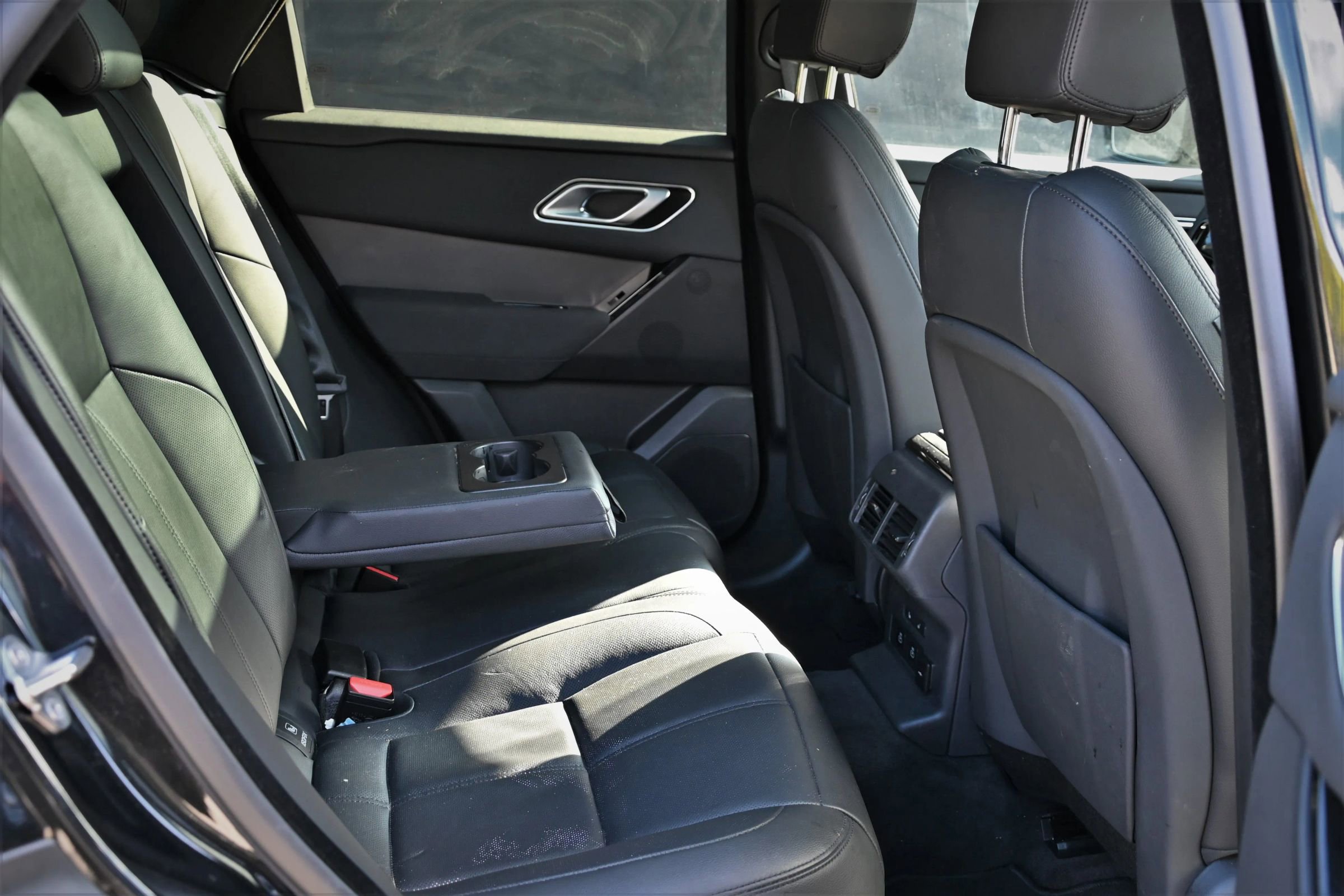 Used 2025 Land Rover Range Rover Velar Dynamic SE image 15