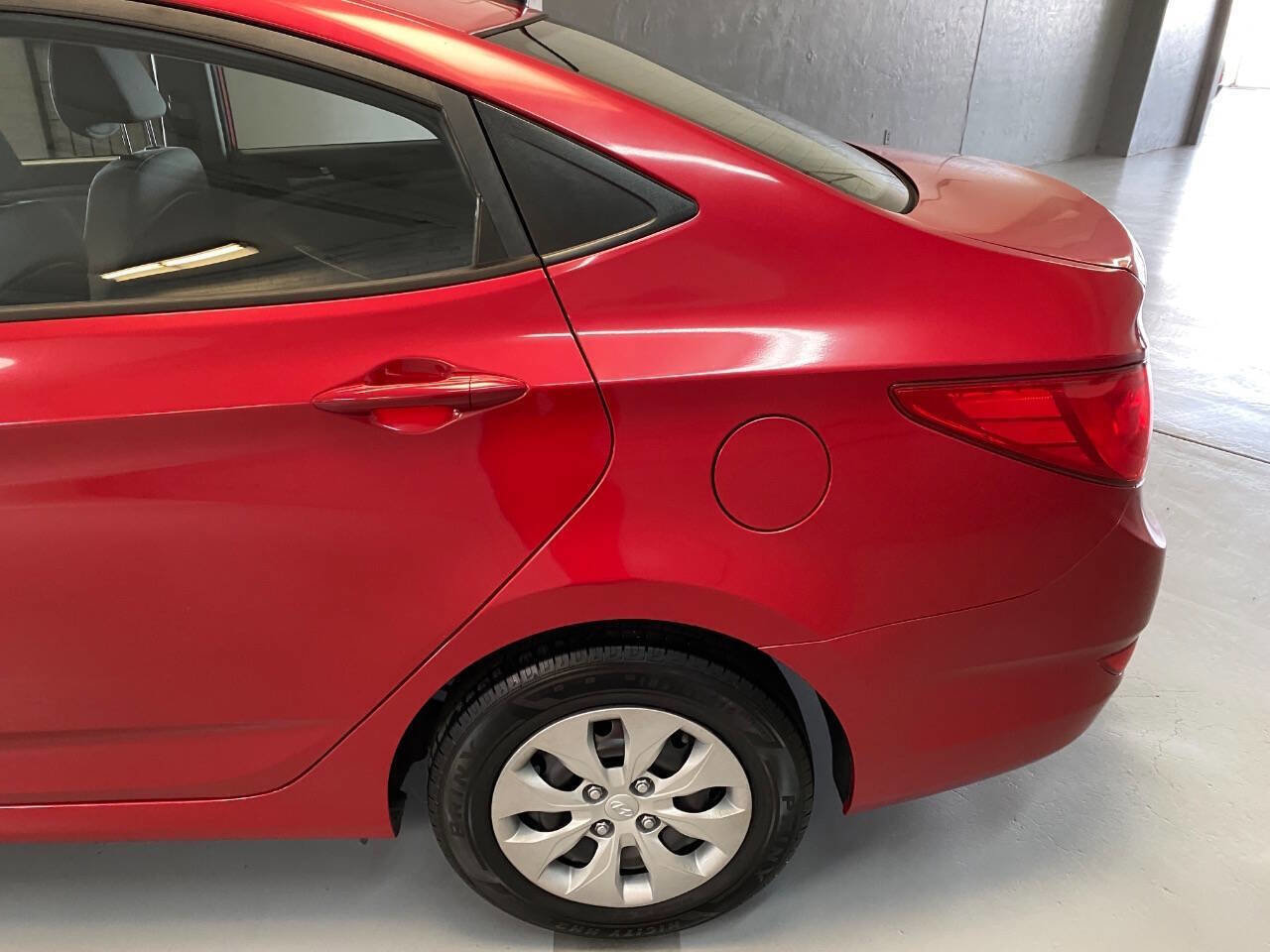 Used 2016 Hyundai Accent SE FWD image 13