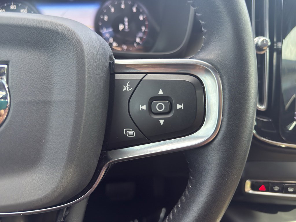 Used 2020 Volvo XC40 T4 Inscription w/ Protection Package Premier image 17