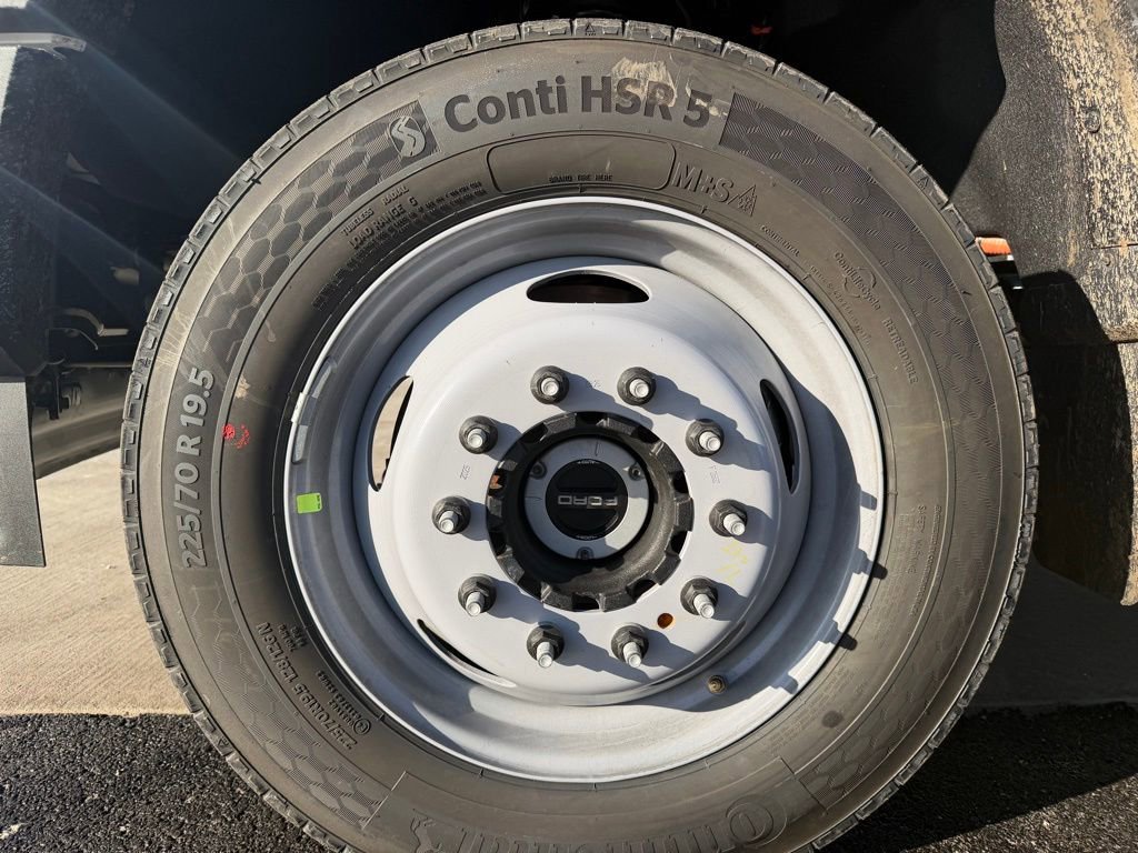 New 2026 Ford F550 4x4 Supercab Super Duty image 13