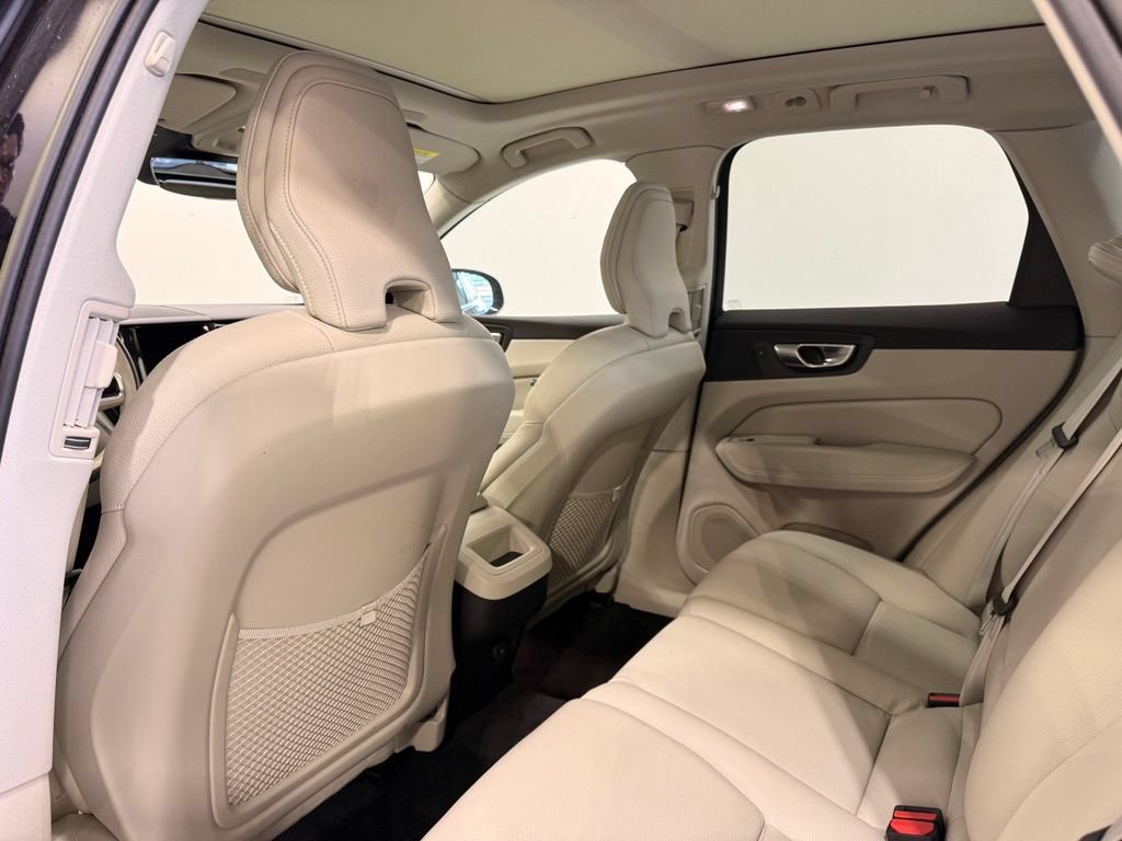 Used 2023 Volvo XC60 B5 Plus w/ Protection Package Premier AWD/4WD image 19