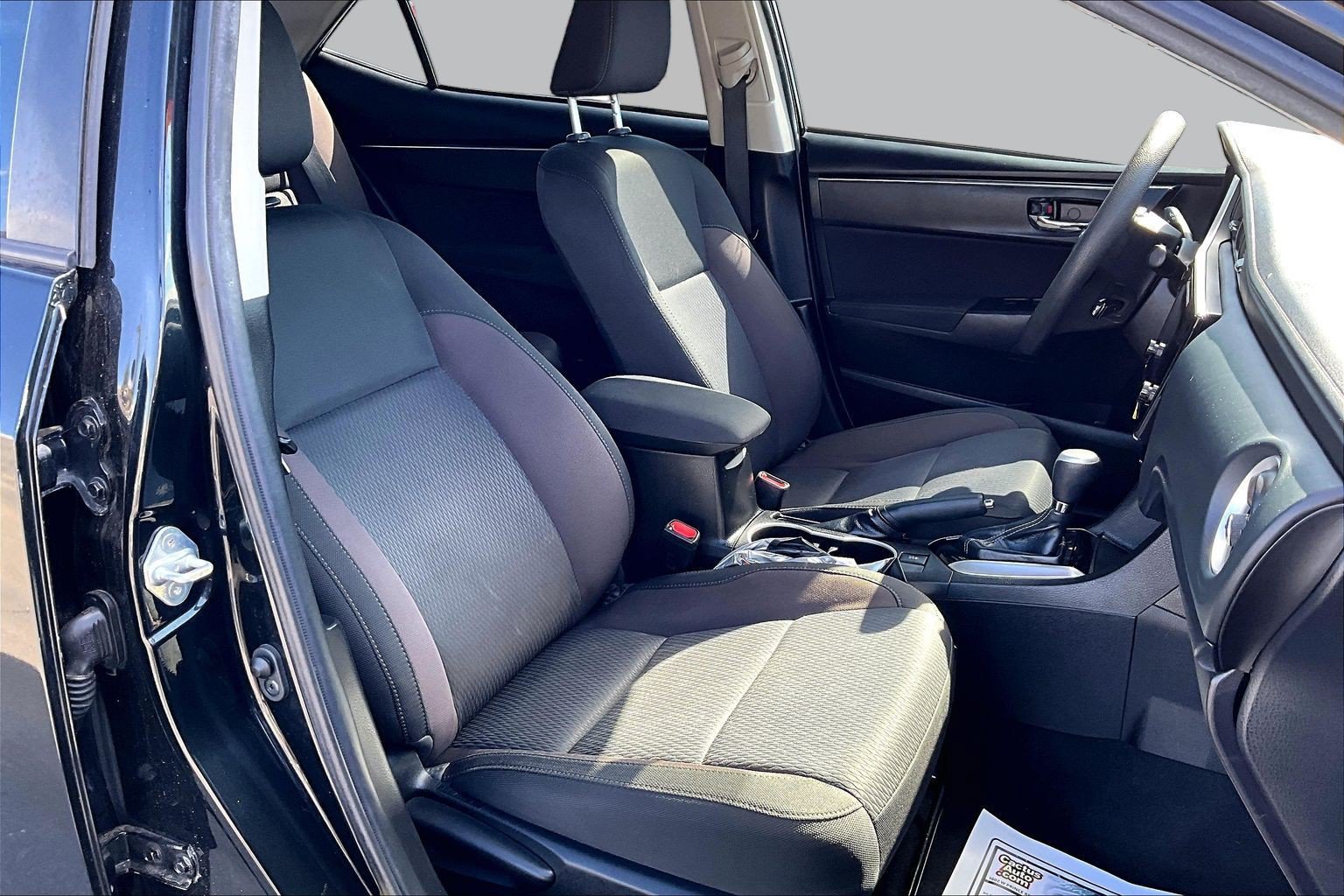 Used 2019 Toyota Corolla LE FWD image 7
