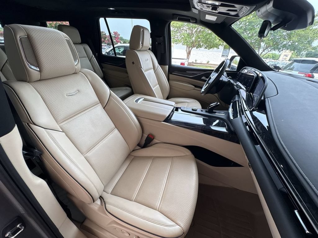 Certified 2023 Cadillac Escalade Premium Luxury w/ Performance Package AWD/4WD image 29