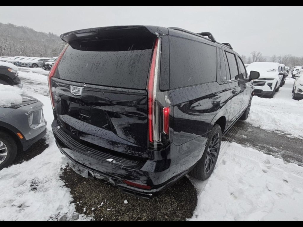 Used 2024 Cadillac Escalade ESV Sport Platinum w/ LPO, ONYX Package image 8