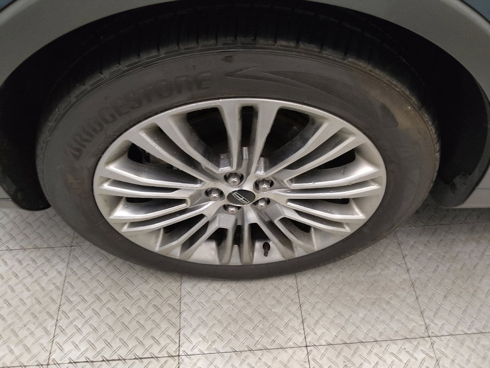 Used 2016 Lincoln MKX Reserve w/ Climate Package FWD image 31