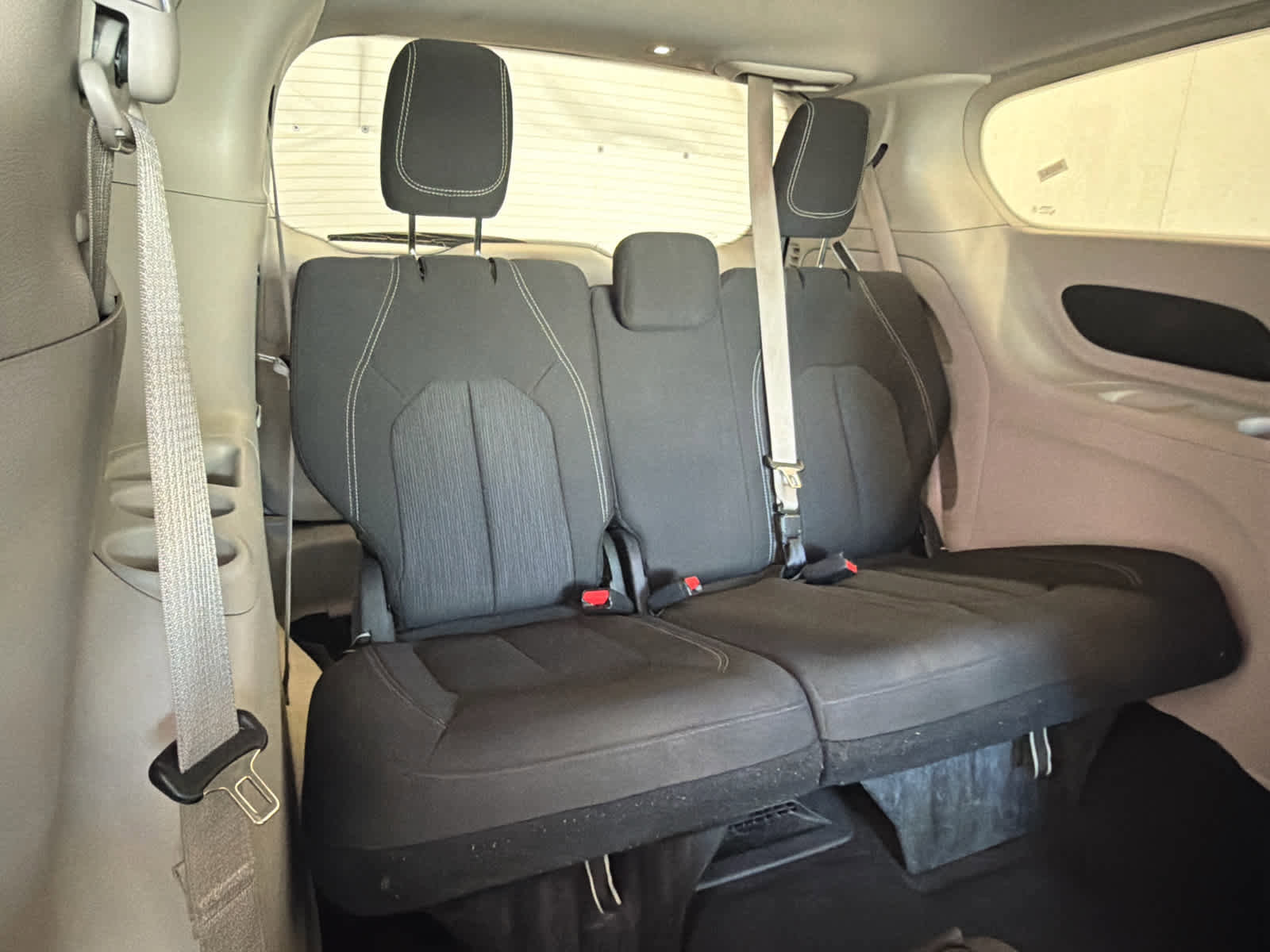 Used 2023 Chrysler Voyager LX FWD image 33