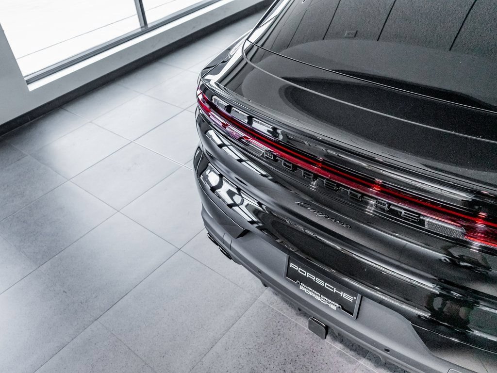 Certified 2025 Porsche Cayenne Coupe AWD/4WD image 34