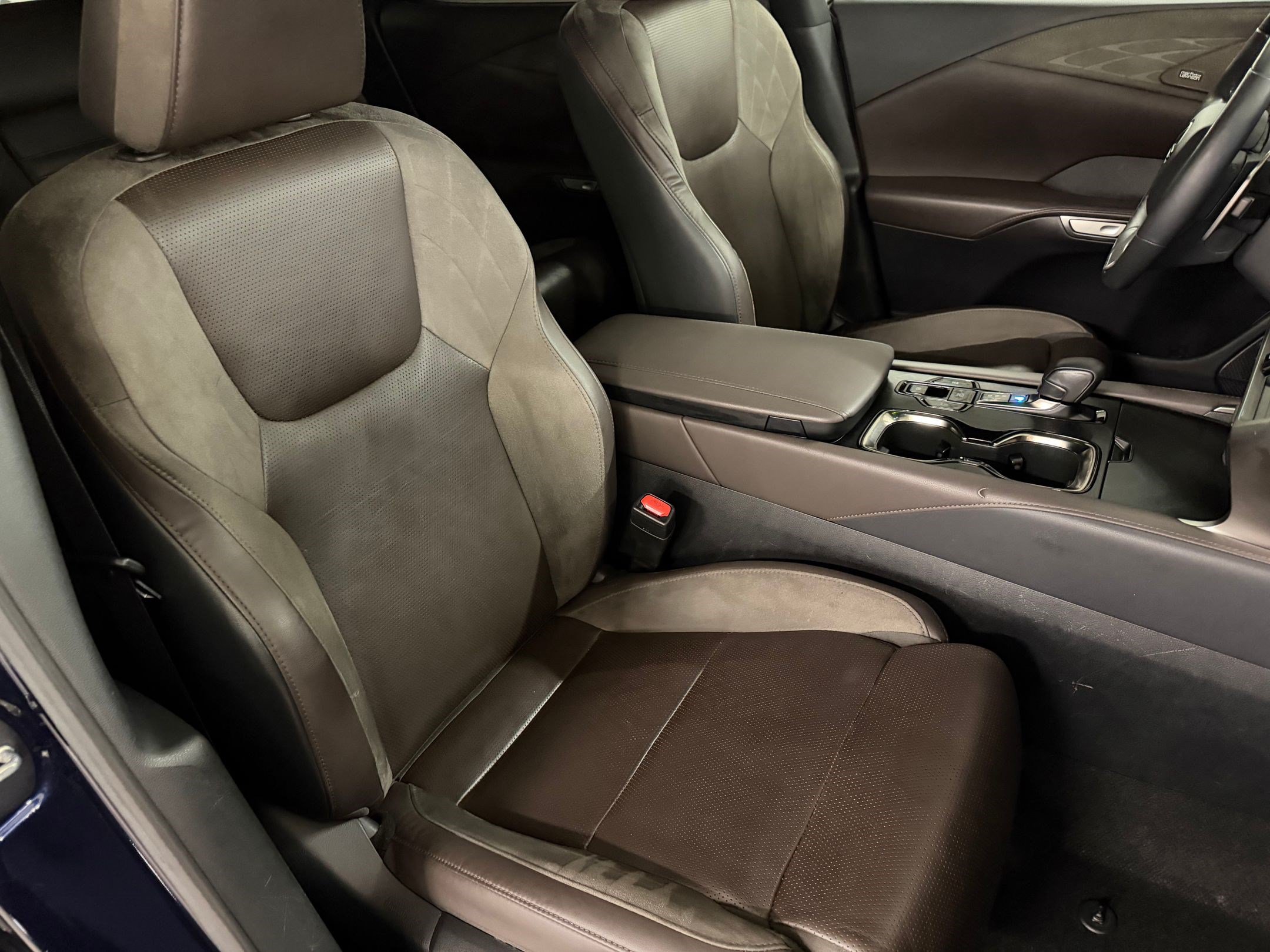 Used 2023 Lexus RX 350 FWD w/ Cold Area Package image 34
