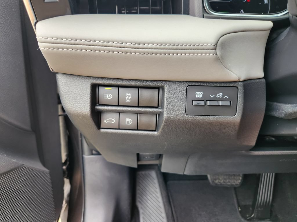 Used 2020 Toyota Avalon XLE w/ Moonroof Package FWD image 24