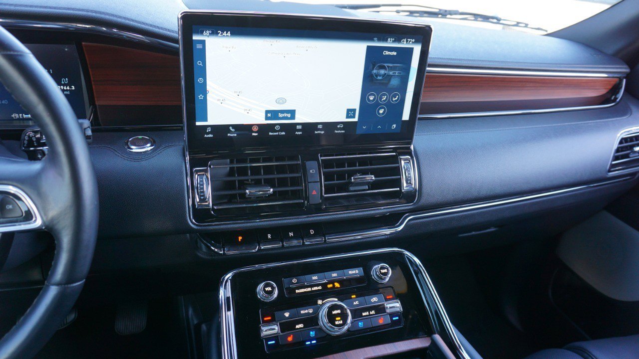 Used 2023 Lincoln Navigator Reserve image 17