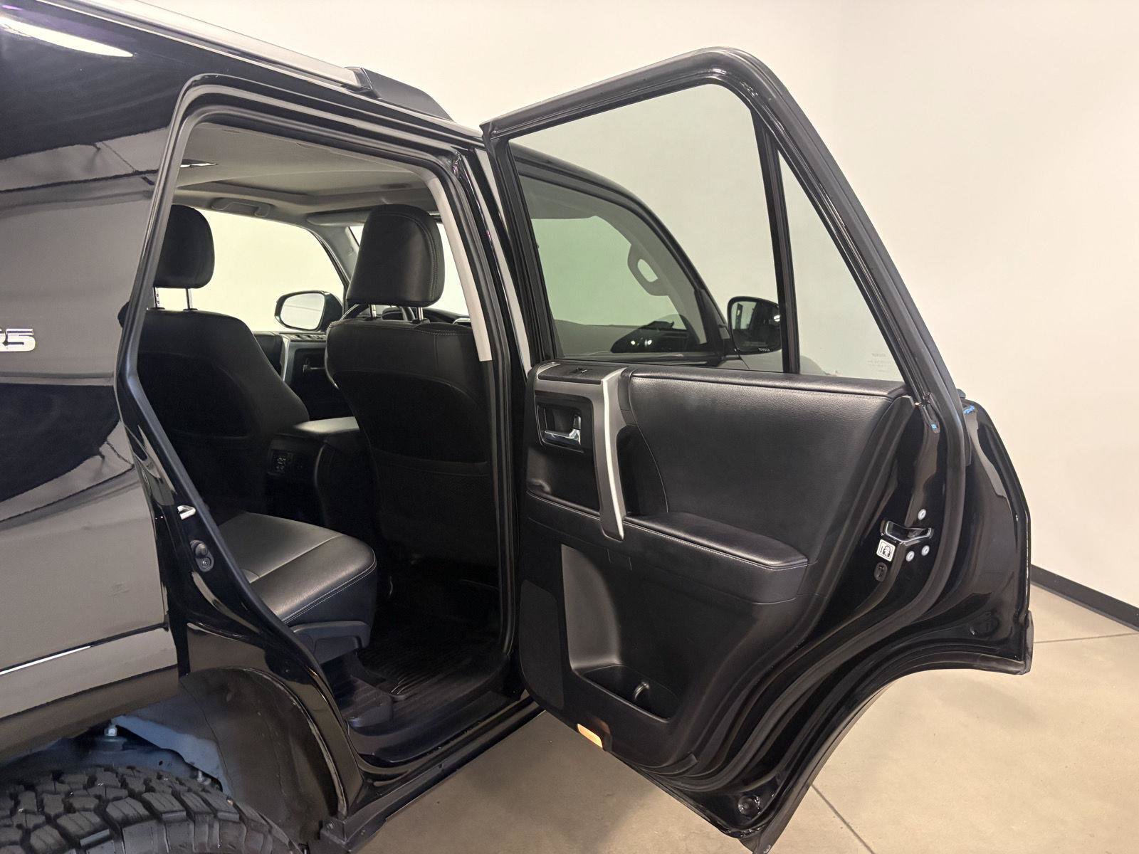 Used 2021 Toyota 4Runner SR5 Premium w/ Moonroof Package AWD/4WD image 39