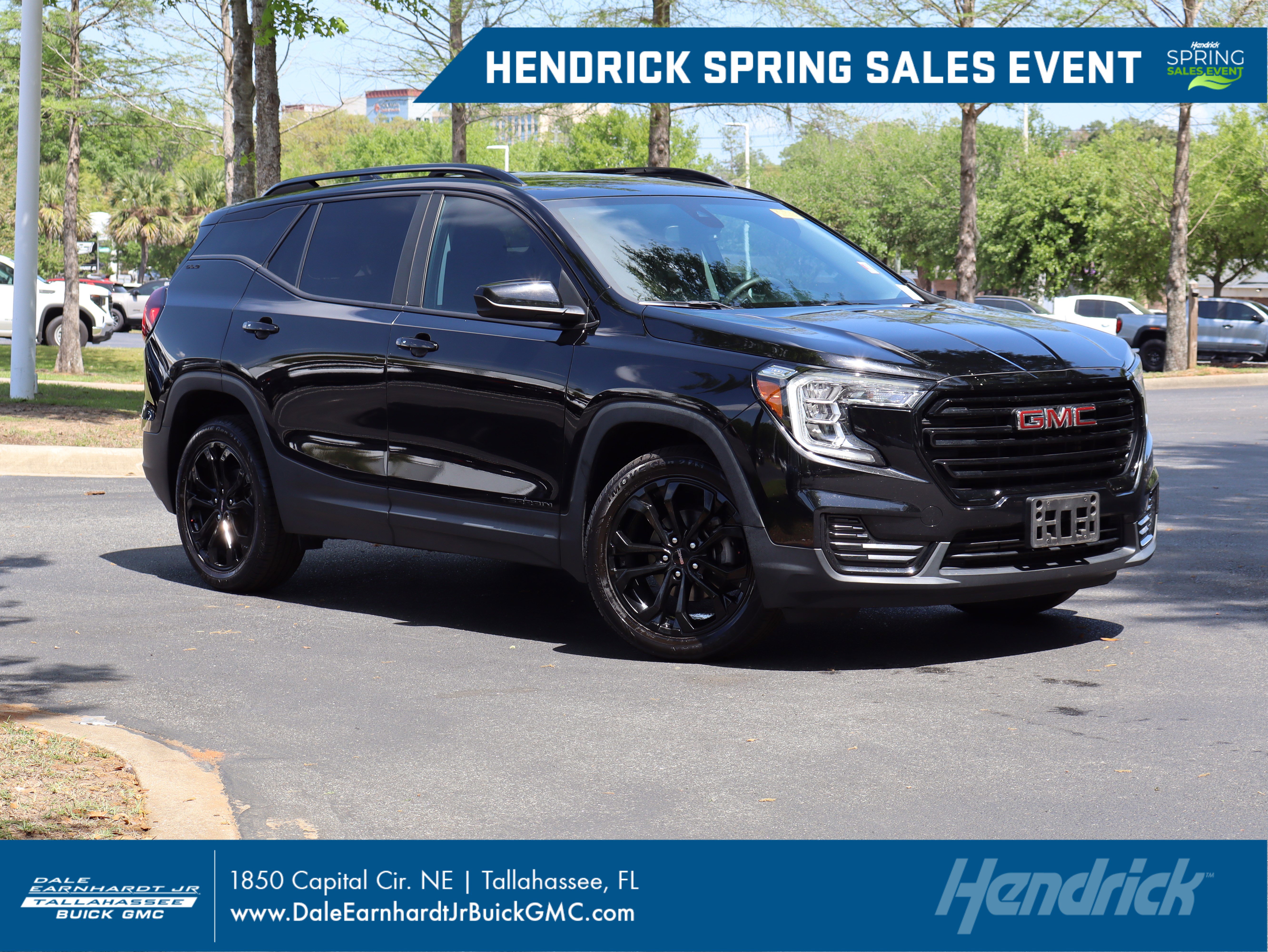 Used 2022 GMC Terrain SLE w/ Driver Convenience Package image 1