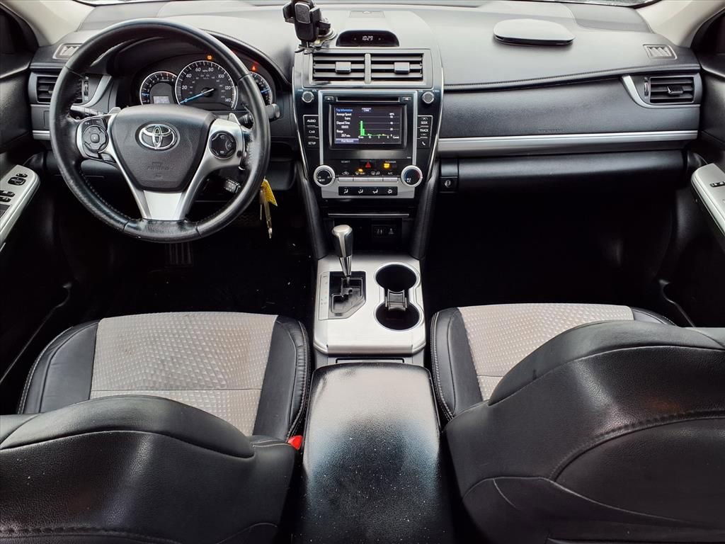 Used 2014 Toyota Camry SE image 10