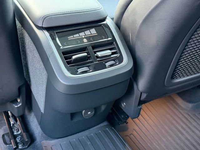 Certified 2023 Volvo XC60 B5 Ultimate w/ Protection Package Premier FWD image 16