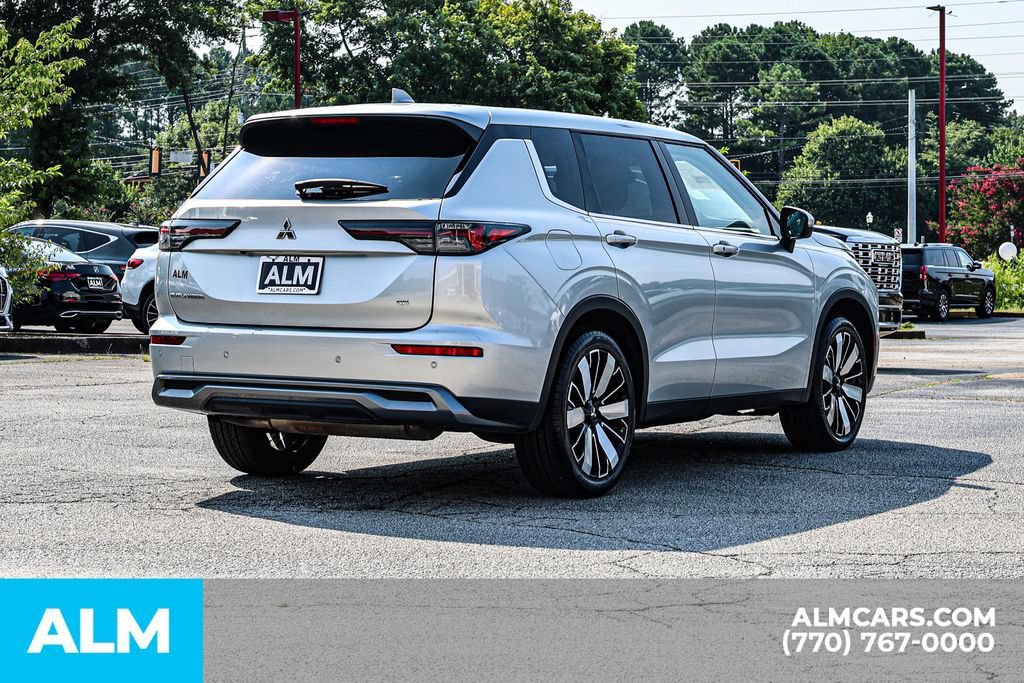 Used 2025 Mitsubishi Outlander SE FWD image 5