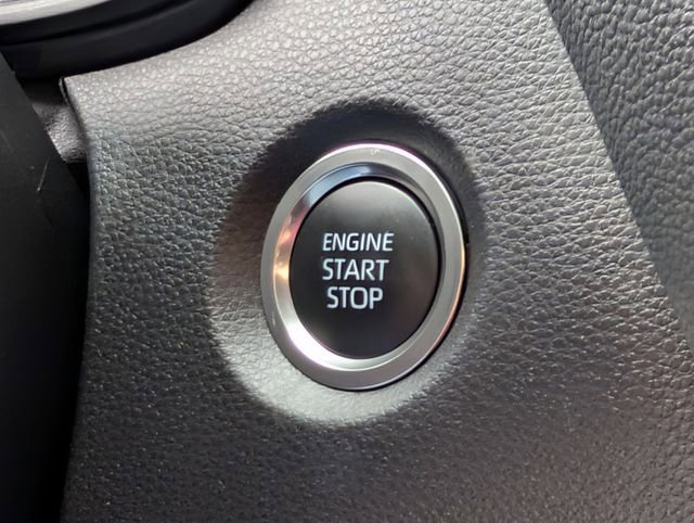 Used 2025 Toyota Corolla SE image 17