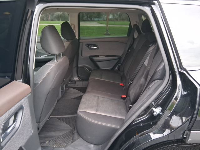 Used 2023 Nissan Rogue SV image 19