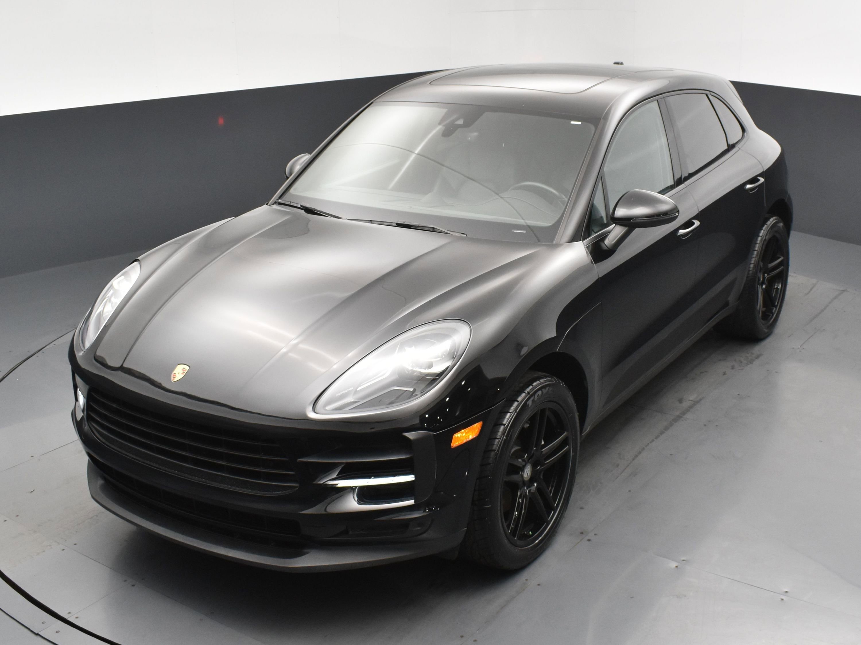 Used 2019 Porsche Macan AWD/4WD image 18