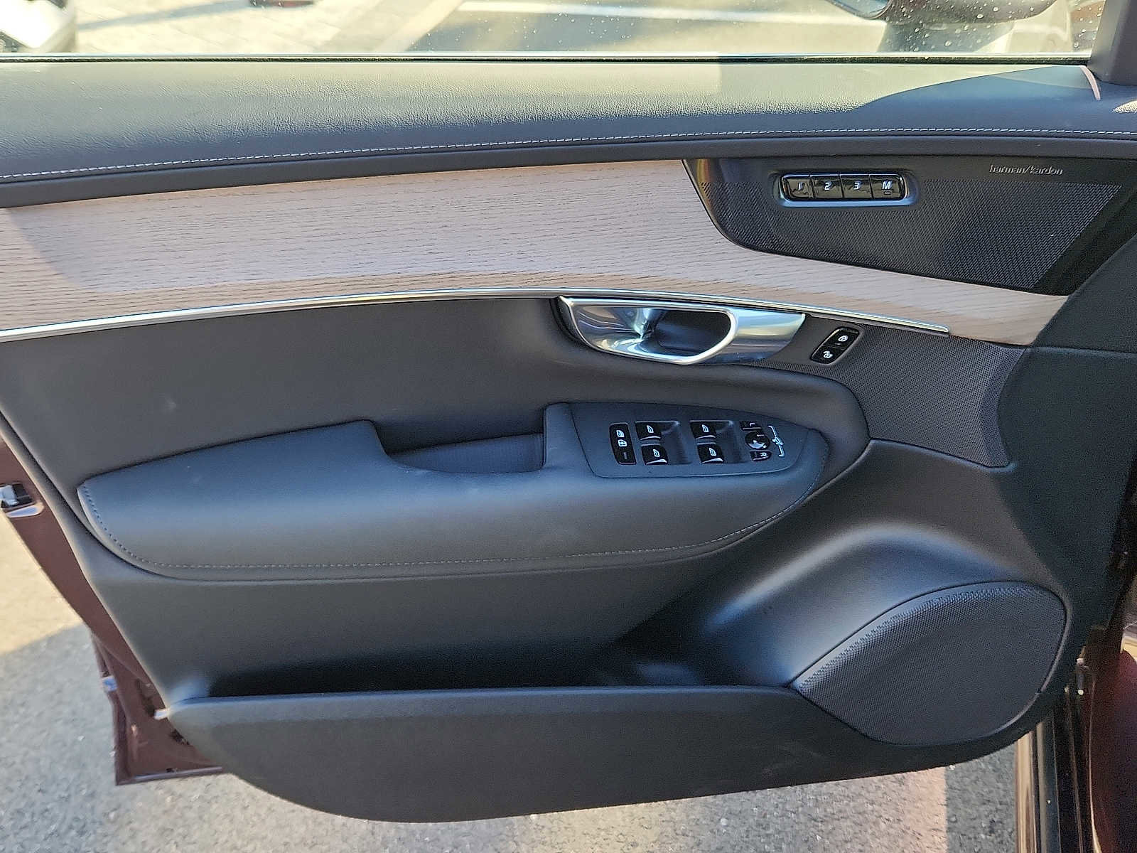 Used 2026 Volvo XC90 B6 Plus w/ Protection Package Premier image 12