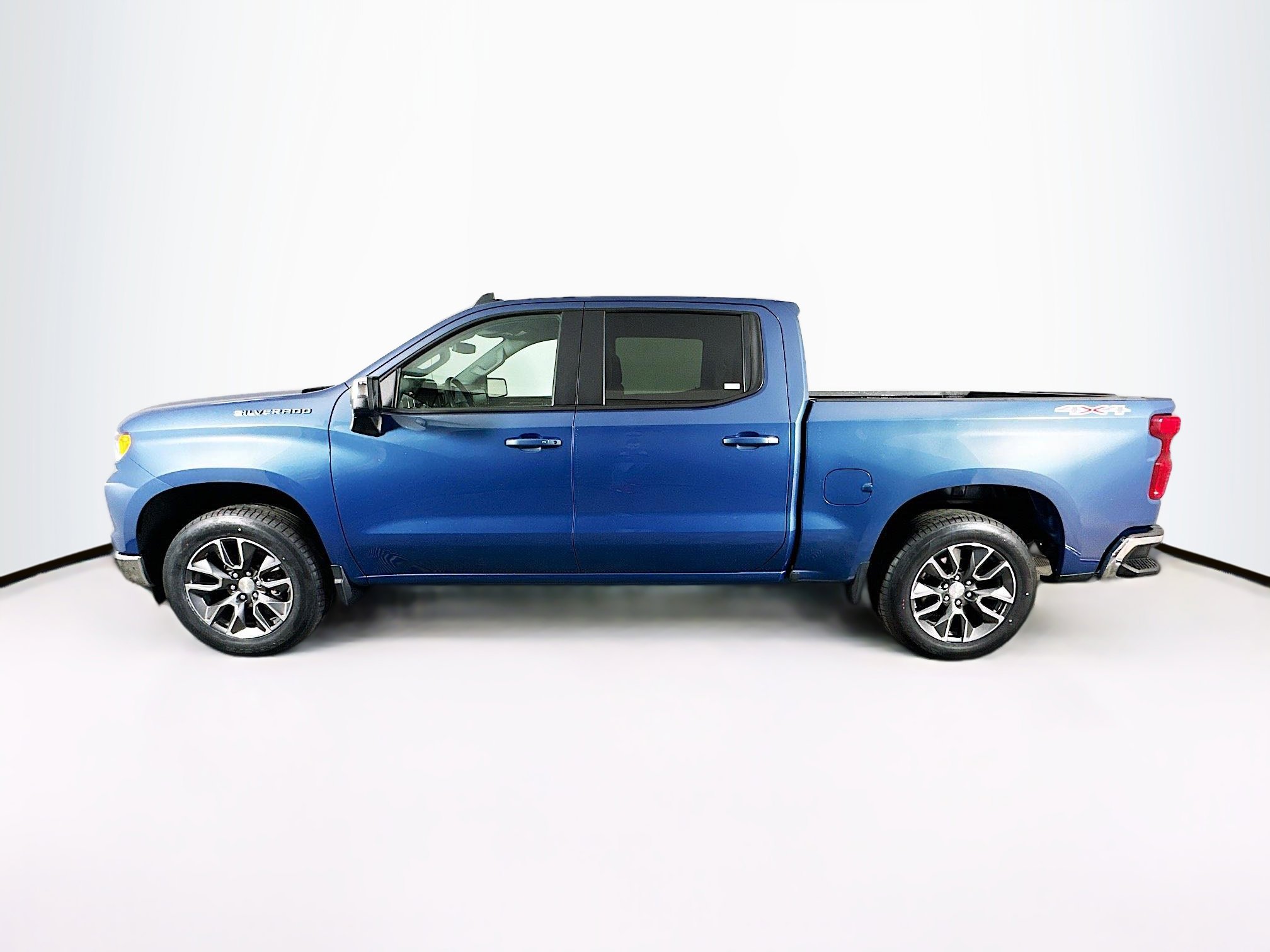 Used 2024 Chevrolet Silverado 1500 LT image 4