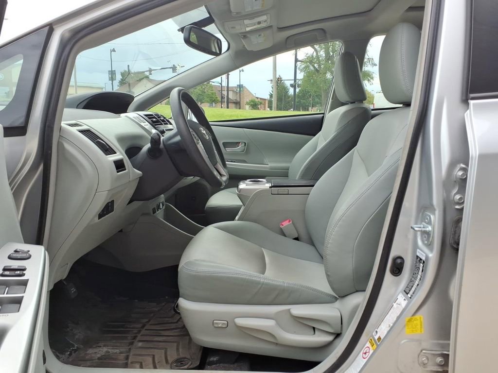 Used 2012 Toyota Prius V Five FWD image 13