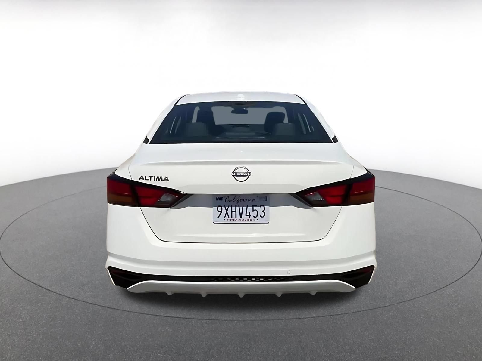 Used 2025 Nissan Altima 2.5 SV FWD image 12
