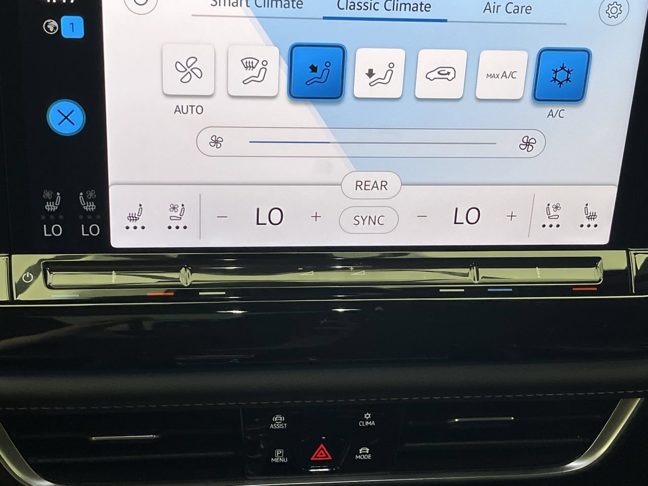 Used 2024 Volkswagen Atlas SEL Premium R-Line AWD/4WD image 24
