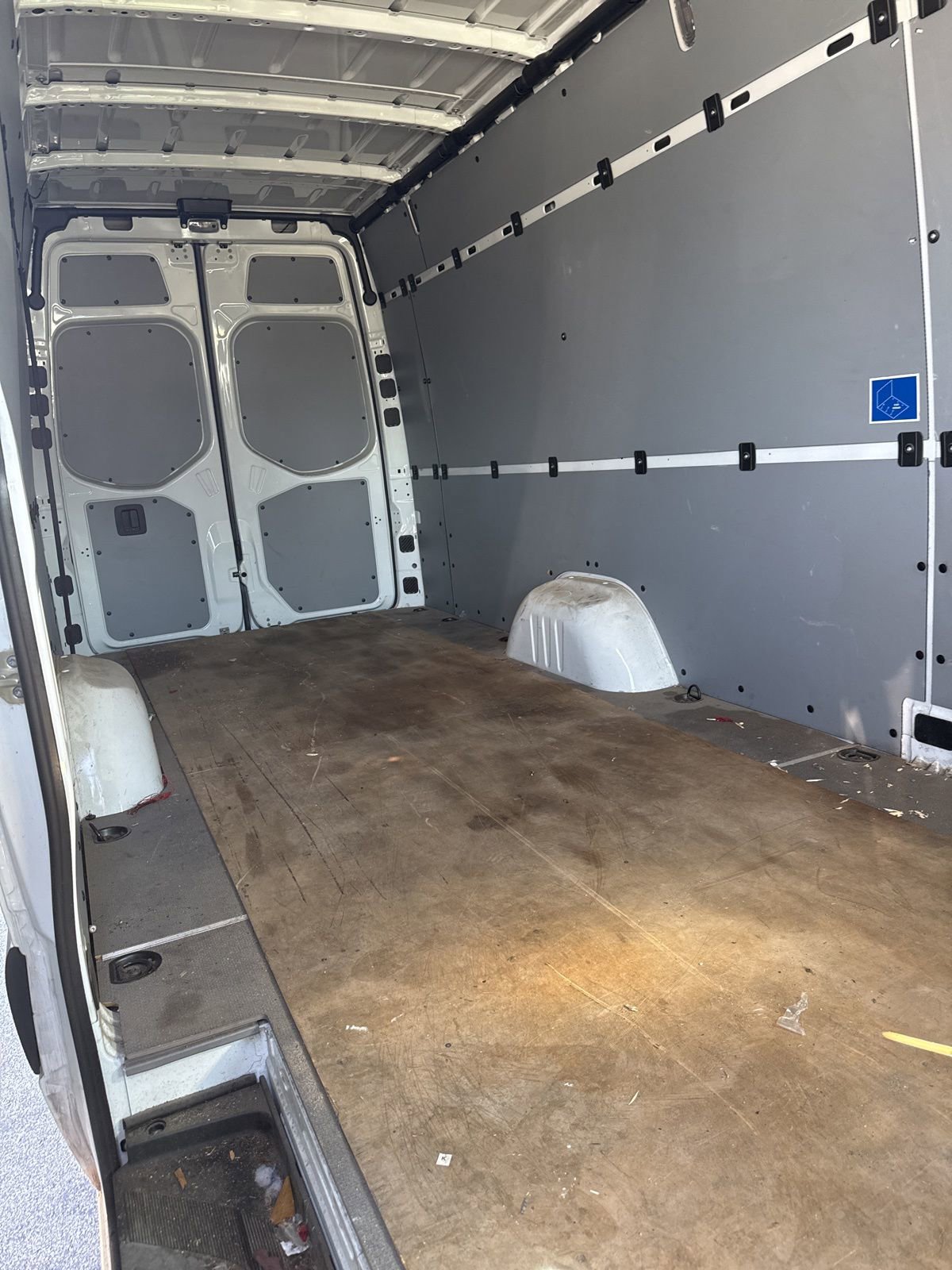 Used 2021 Mercedes-Benz Sprinter 2500 image 9