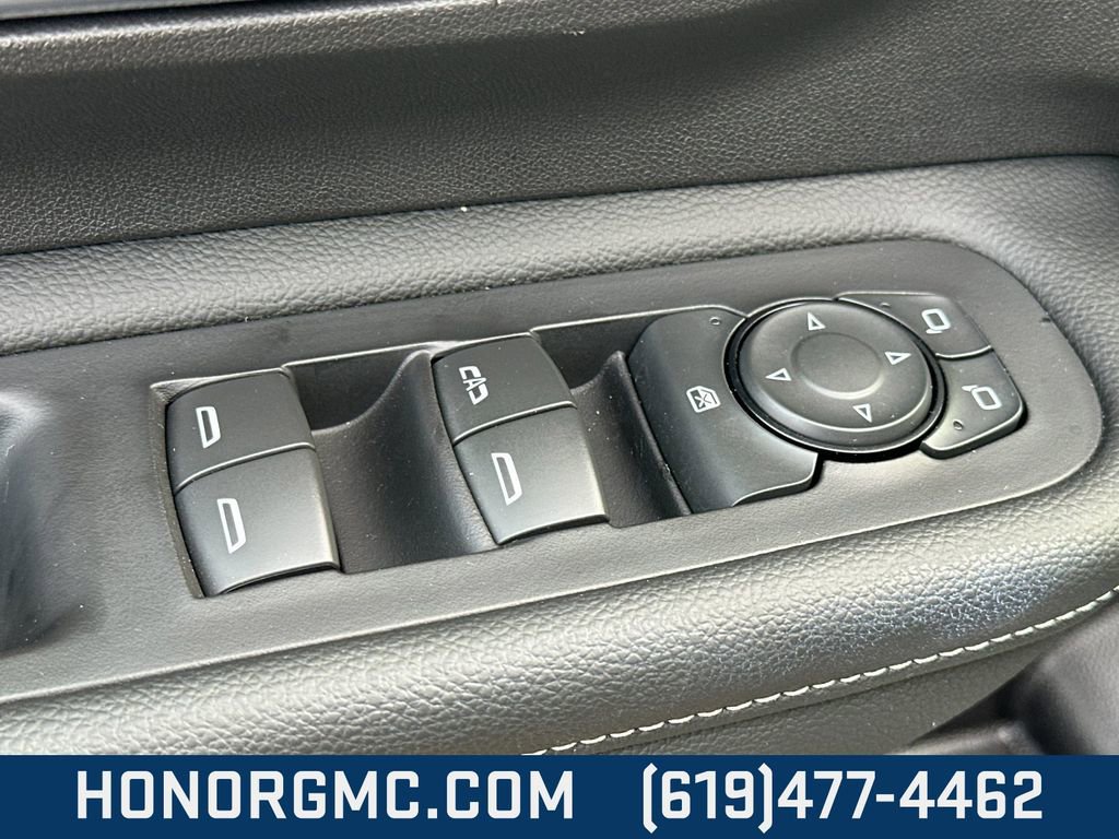 Used 2024 GMC Terrain SLT image 12