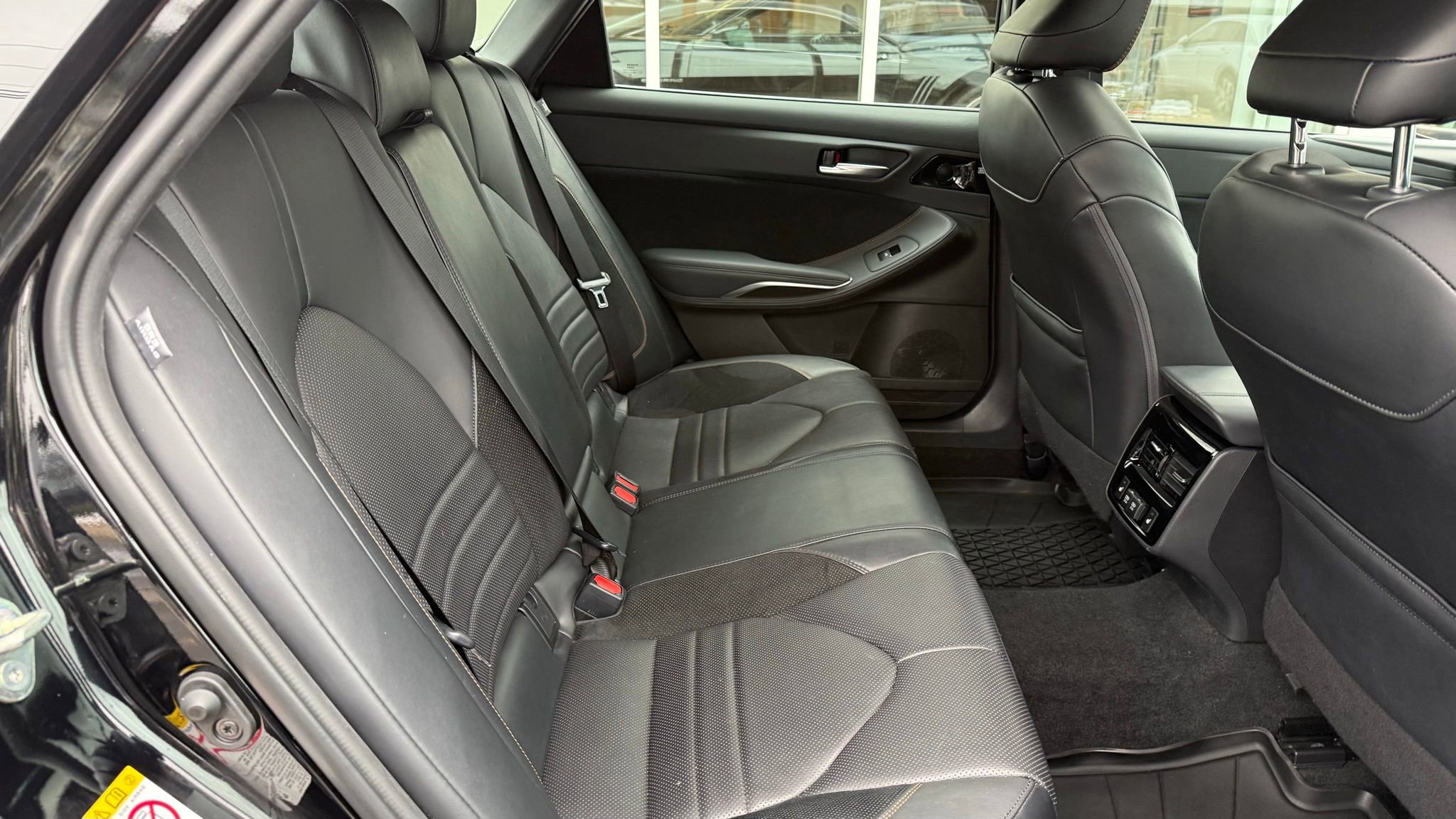 Used 2019 Toyota Avalon Touring image 18