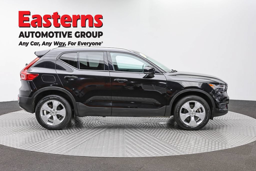 Used 2022 Volvo XC40 T5 Momentum AWD/4WD image 4