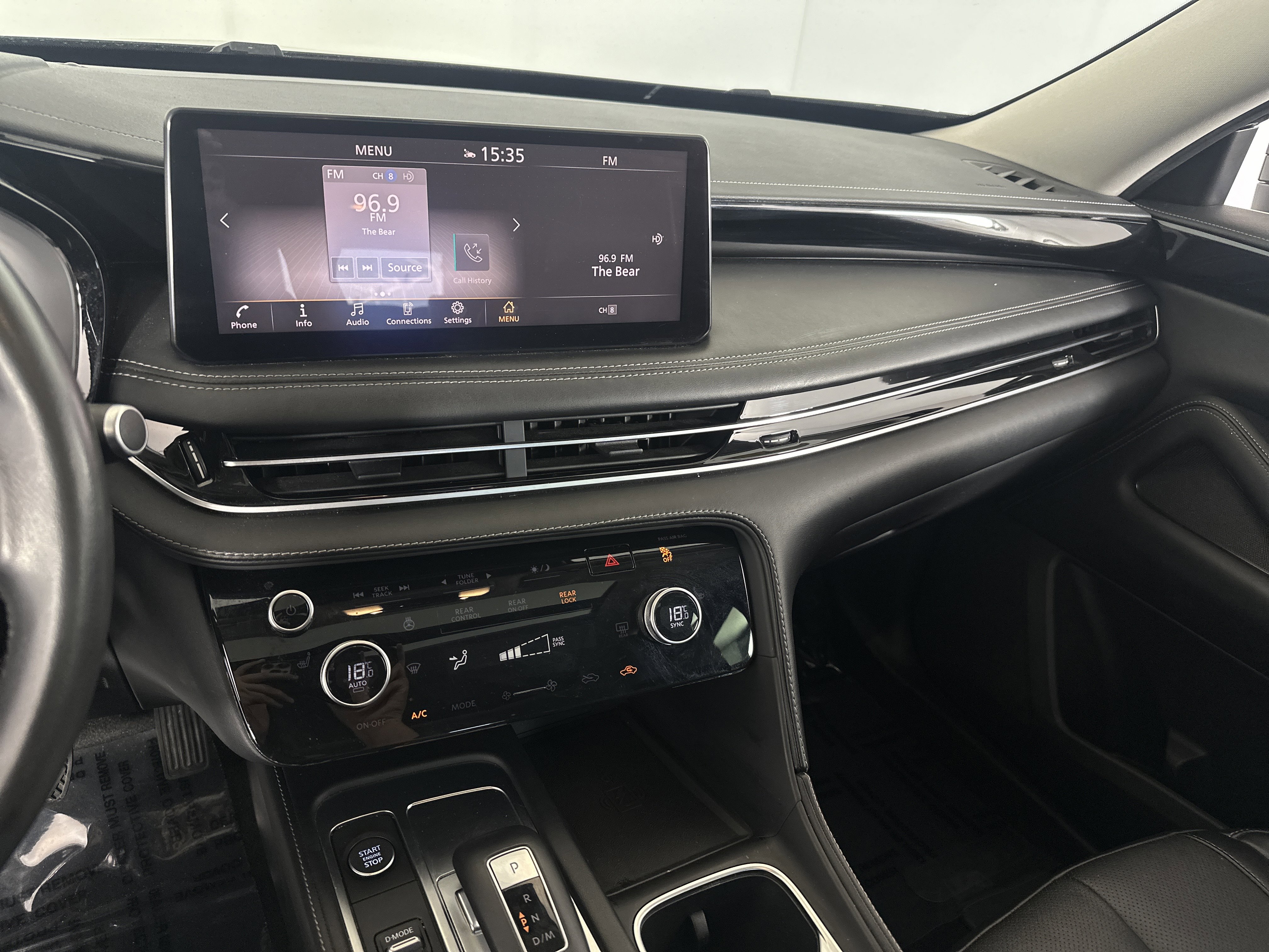 Used 2023 INFINITI QX60 Pure image 4