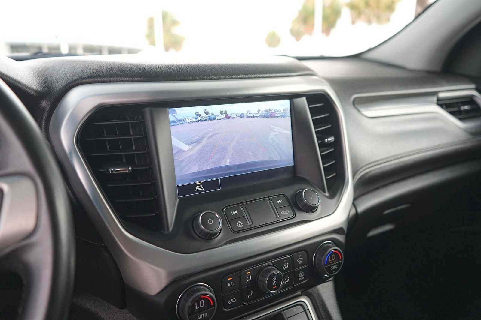 Used 2023 GMC Acadia SLT FWD image 23