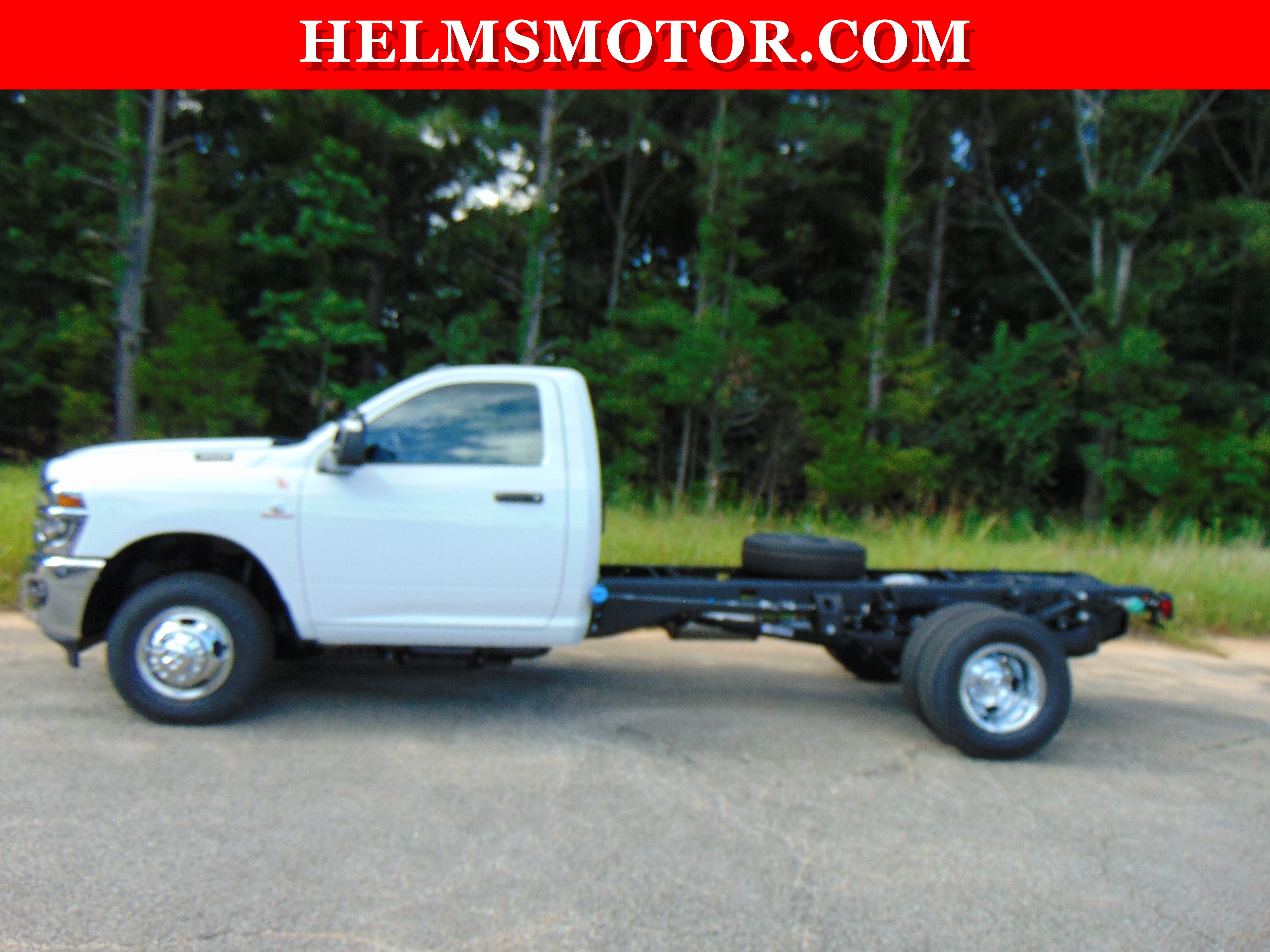 New 2026 RAM 3500 Tradesman w/ Chrome Appearance Group A AWD/4WD image 3